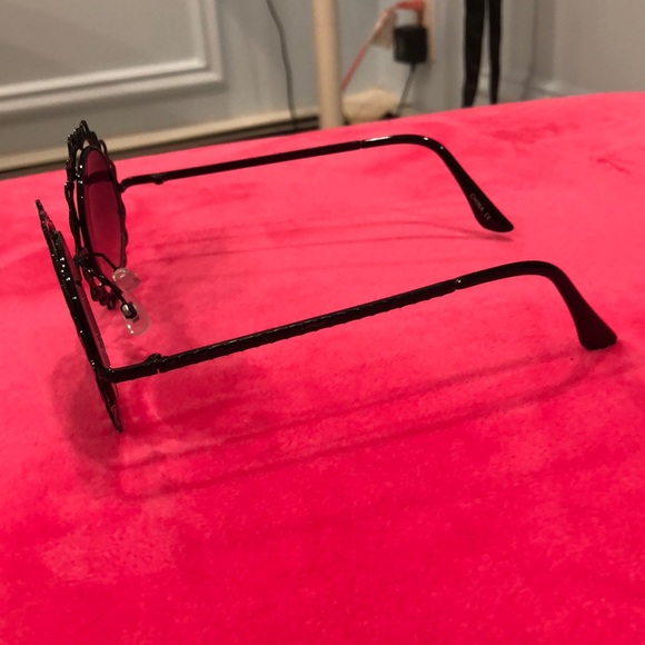 Vintage Style Sunnies - Picture 3 of 6